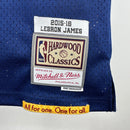 Regata Cleveland Cavaliers LeBron James 2015/16 Azul - Hardwood Classics