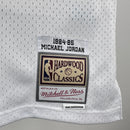 Regata Chicago Bulls Michael Jordan Branca 1984/85 - Hardwood Classics