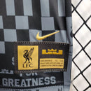 Conjunto Infantil Liverpool x Lebron James 2024/25 - Unissex