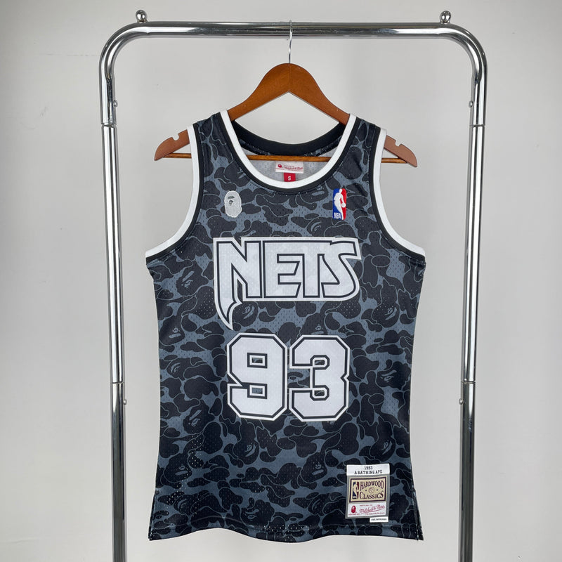 Regata BAPE x Mitchell & Ness Brooklyn Nets Preta ABC Basketball Swingman 1993 - Hardwood Classics
