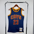 Regata Cleveland Cavaliers LeBron James 2015/16 Azul - Hardwood Classics