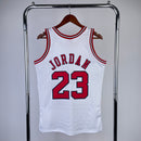 Regata Chicago Bulls Michael Jordan Branca 1997/98 - Hardwood Classics
