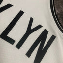 Regata Brooklyn Nets Branca 2020/21 Swingman - Association Edition